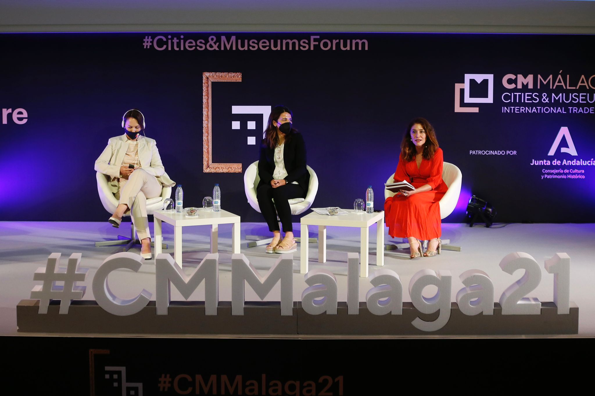 El foro internacional reúne este lunes y martes en el Palacio de Ferias de la capital a un millar de profesionales del sector cultural para debatir sobre cuestiones como los retos que plantea la digitalización de las instituciones artísticas o las nuevas relaciones que estas entidades empiezan a desarrollar con sus audiencias y sus entornos urbanos.