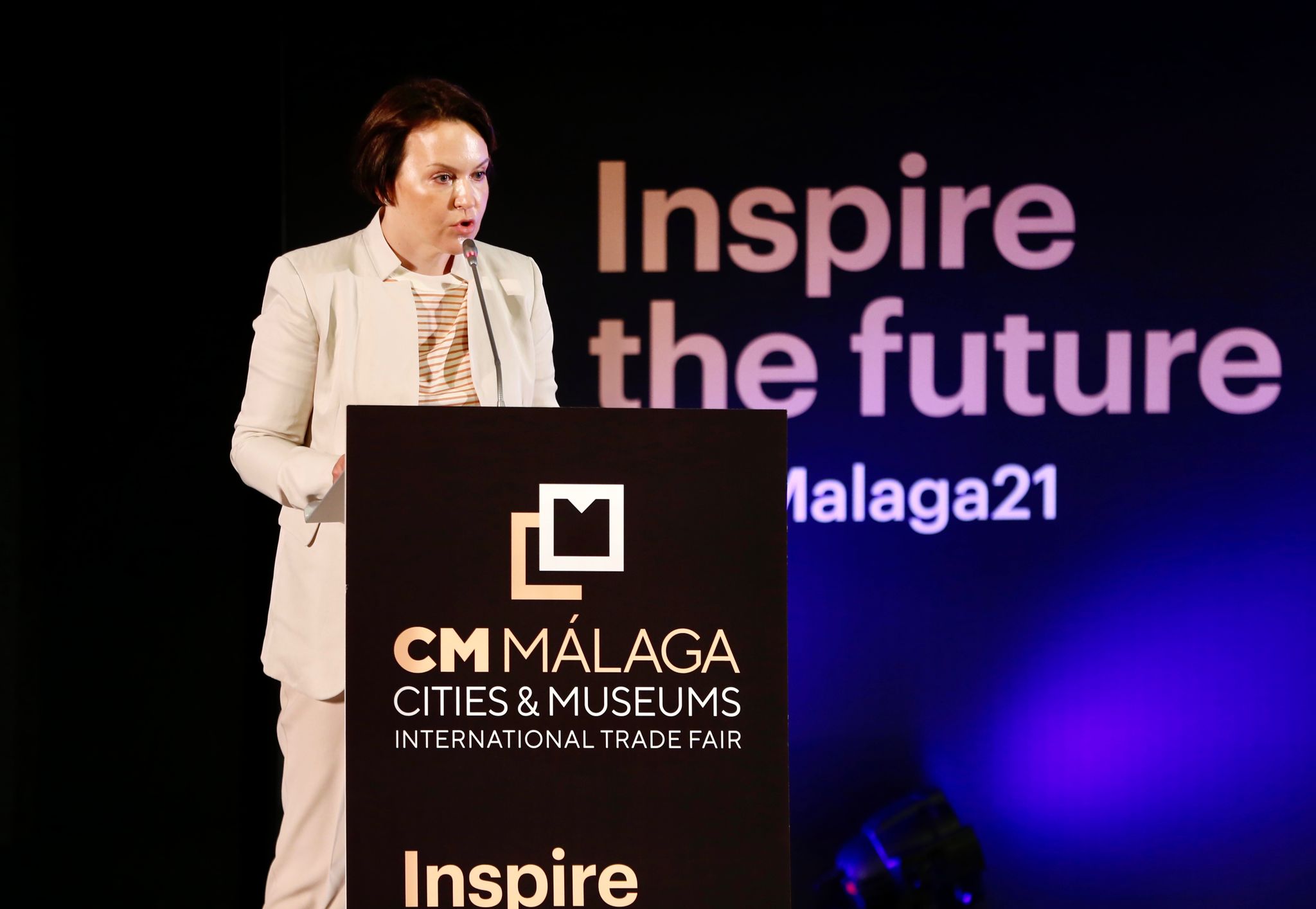 El foro internacional reúne este lunes y martes en el Palacio de Ferias de la capital a un millar de profesionales del sector cultural para debatir sobre cuestiones como los retos que plantea la digitalización de las instituciones artísticas o las nuevas relaciones que estas entidades empiezan a desarrollar con sus audiencias y sus entornos urbanos.