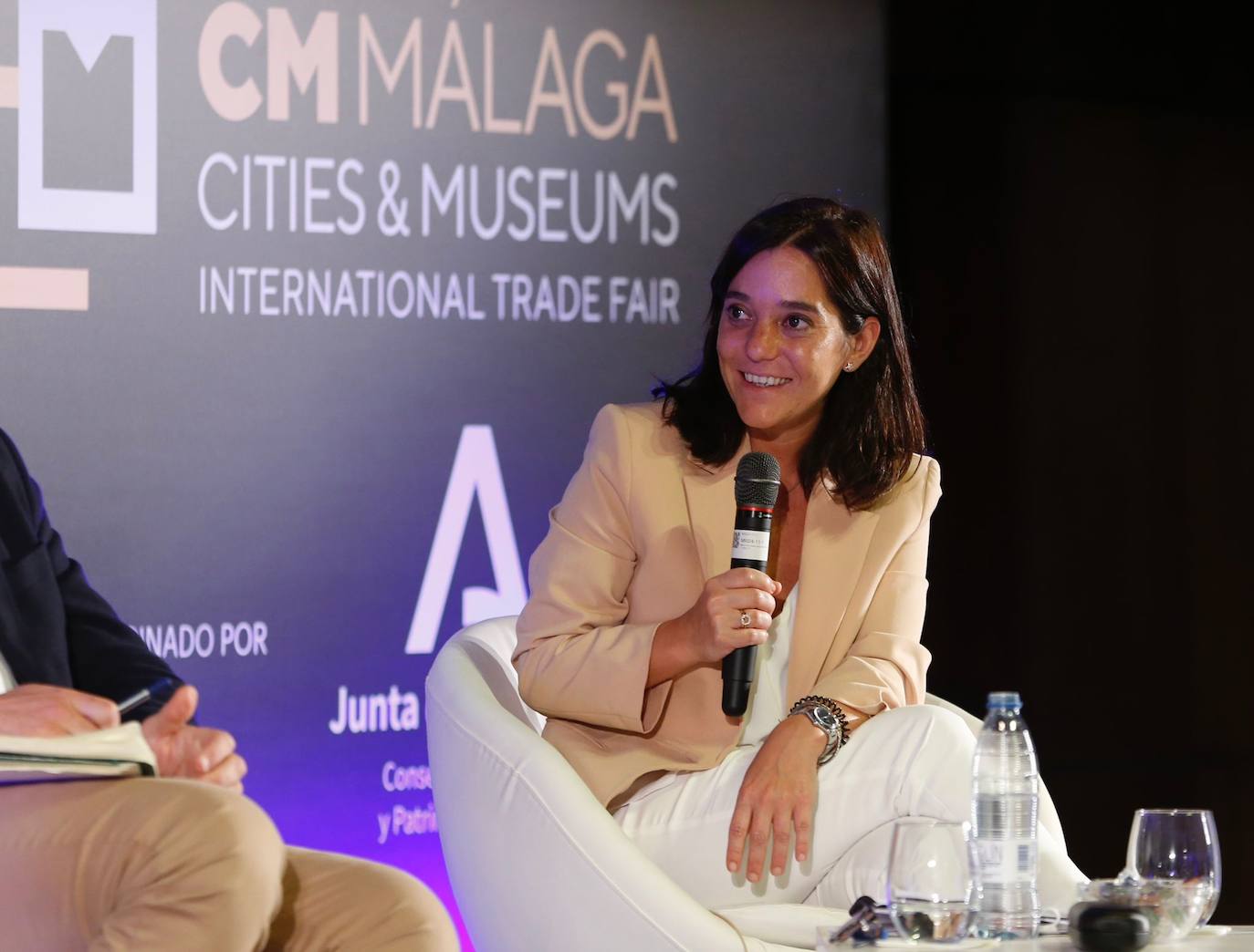 El foro internacional reúne este lunes y martes en el Palacio de Ferias de la capital a un millar de profesionales del sector cultural para debatir sobre cuestiones como los retos que plantea la digitalización de las instituciones artísticas o las nuevas relaciones que estas entidades empiezan a desarrollar con sus audiencias y sus entornos urbanos.