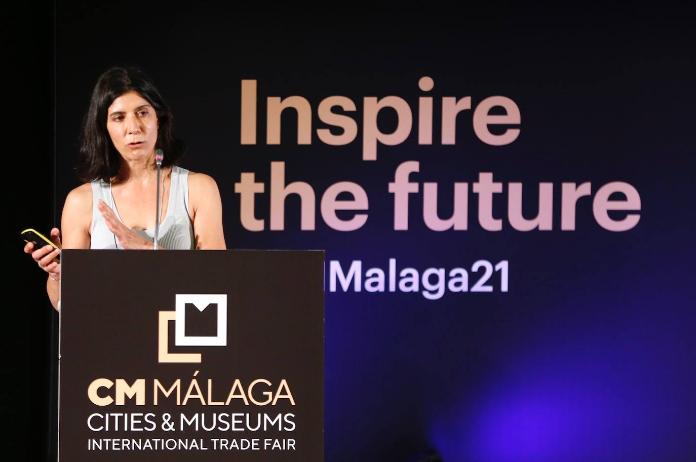 El foro internacional reúne este lunes y martes en el Palacio de Ferias de la capital a un millar de profesionales del sector cultural para debatir sobre cuestiones como los retos que plantea la digitalización de las instituciones artísticas o las nuevas relaciones que estas entidades empiezan a desarrollar con sus audiencias y sus entornos urbanos.