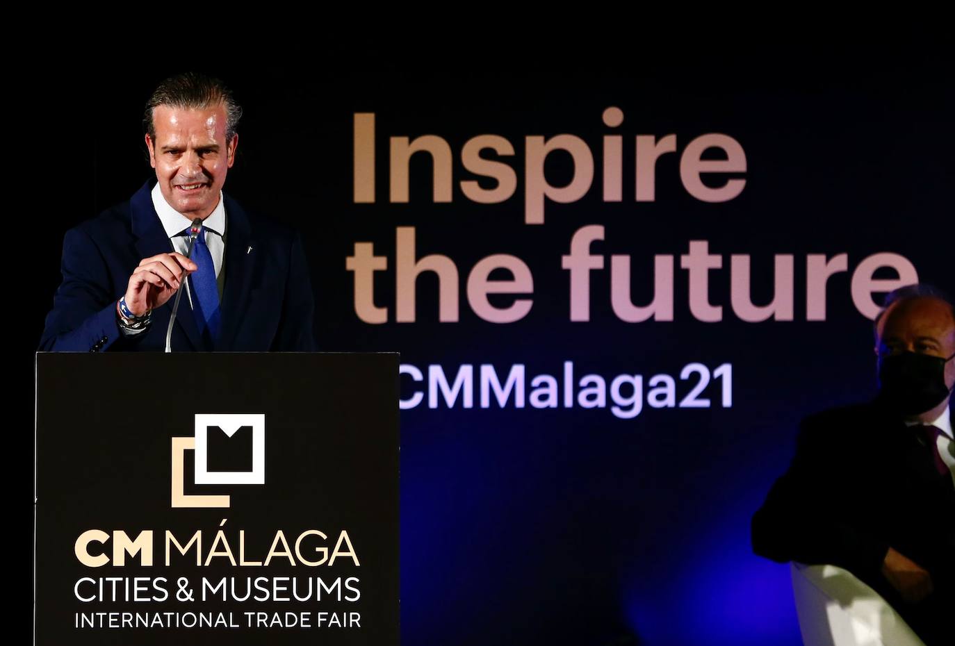 El foro internacional reúne este lunes y martes en el Palacio de Ferias de la capital a un millar de profesionales del sector cultural para debatir sobre cuestiones como los retos que plantea la digitalización de las instituciones artísticas o las nuevas relaciones que estas entidades empiezan a desarrollar con sus audiencias y sus entornos urbanos.