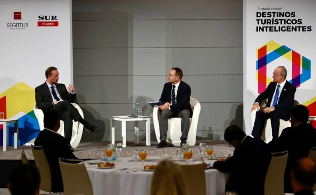 Fernando Valdés y Francisco de la Torre, durante el debate. 