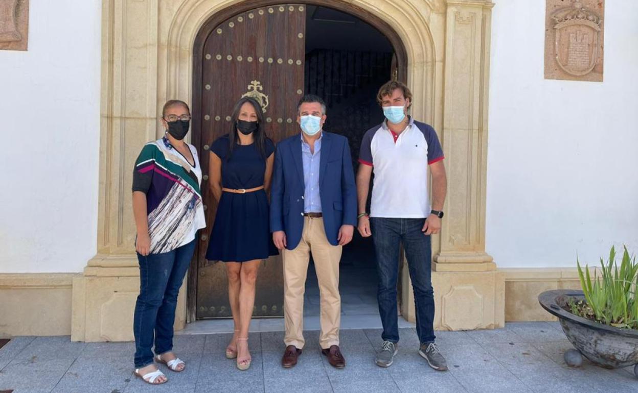 Reunión en Cañete la Real.