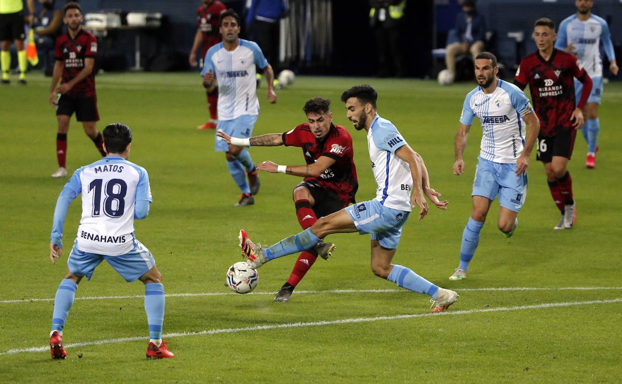 Imagen del último partido entre Málaga C.F. y el C.D. Mirandés en el estadio de La Rosaleda durante la temporada 20-21.