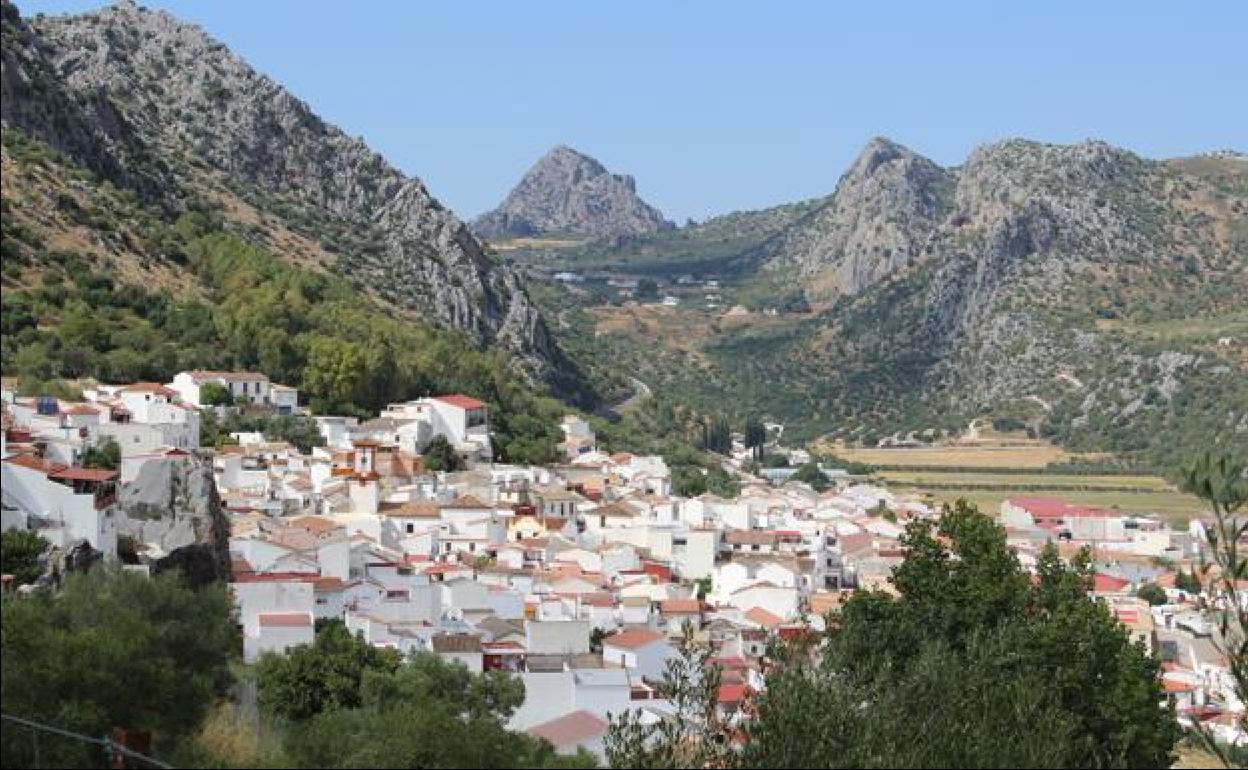 Vista del casco urbano de Benaoján.