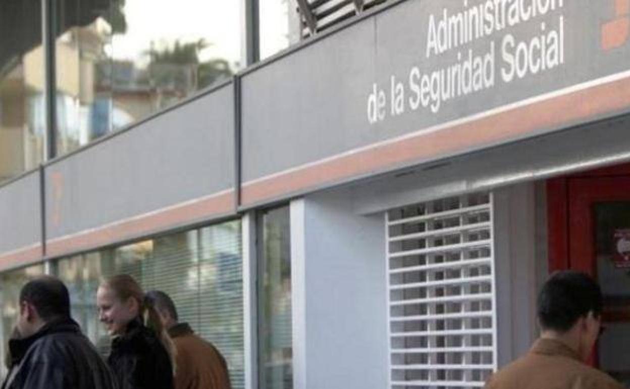 Seguridad Social: Años que hay que tener cotizados para cobrar el subsidio para mayores de 52 años