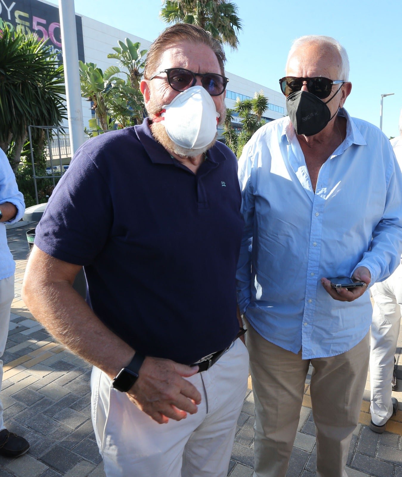 El árbitro internacional descubrió una estrella con su nombre en el Paseo de las Estrellas junto al Carpena