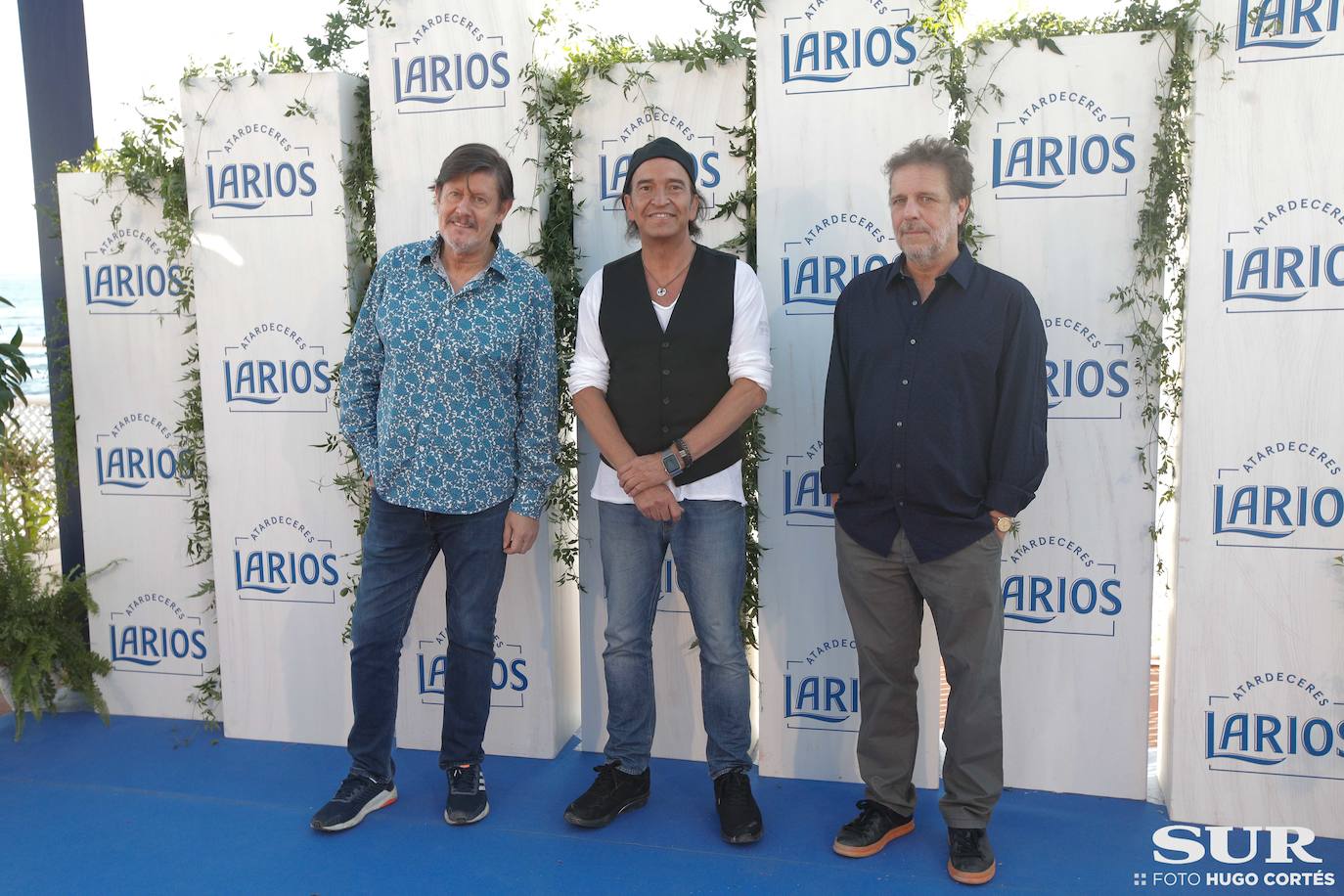 La estoica banda madrileña devuelve los Baños del Carmen a los ochenta en un acústico trufado de caras conocidas