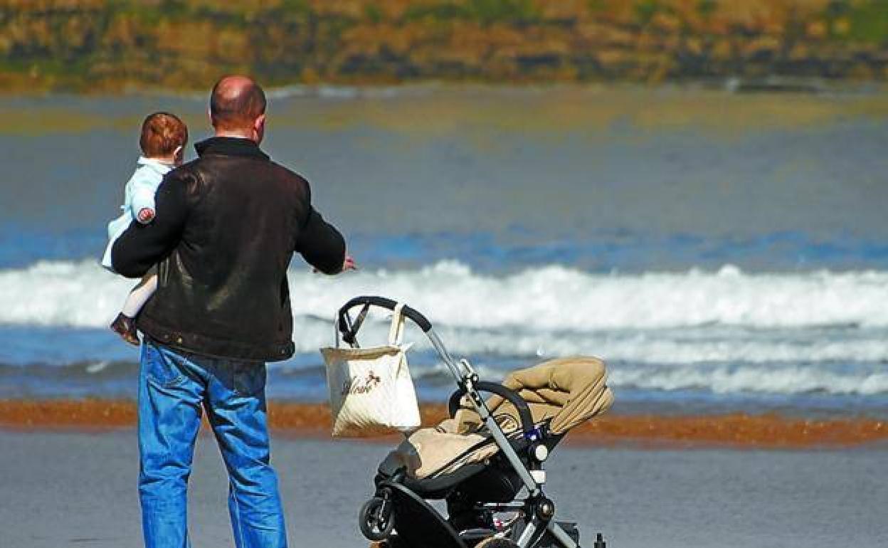 La Seguridad Social avisa a los nuevos padres sobre el cobro de la prestación por nacimiento