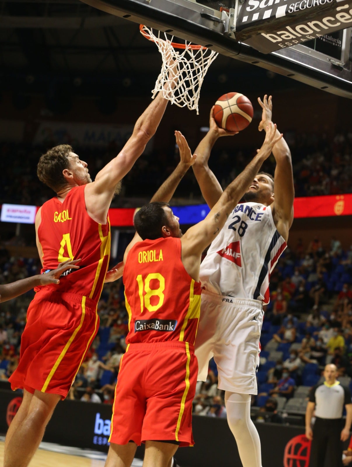 El Martín Carpena se convierte en talismán para una Selección con Pau Gasol como principal atractivo (86-77)