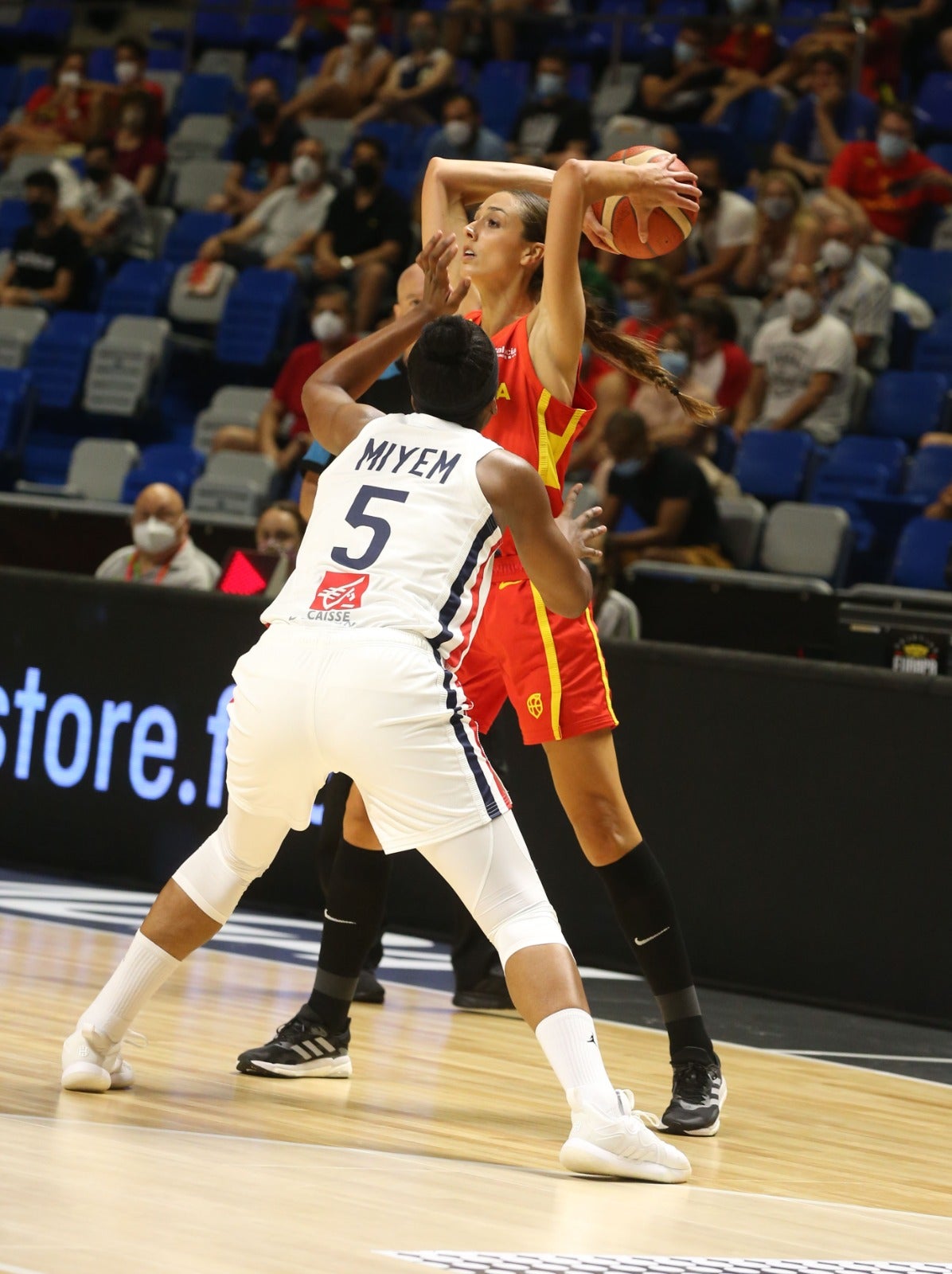 España venció a la subcampeona de Europa con una notable mejoría en la segunda parte