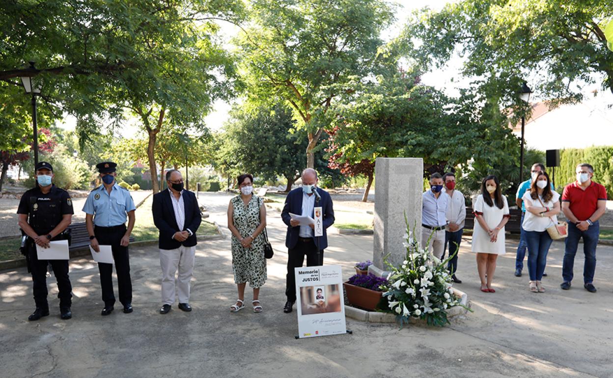 El alcalde de la ciudad, Manuel Barón, condujo el acto-homenaje. 