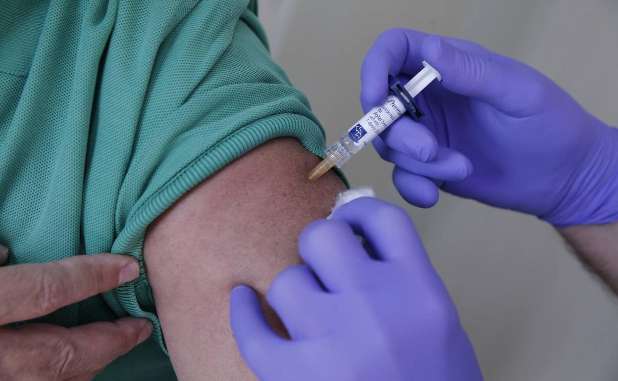 Andalucía baja hasta los 25 años la edad para vacunarse