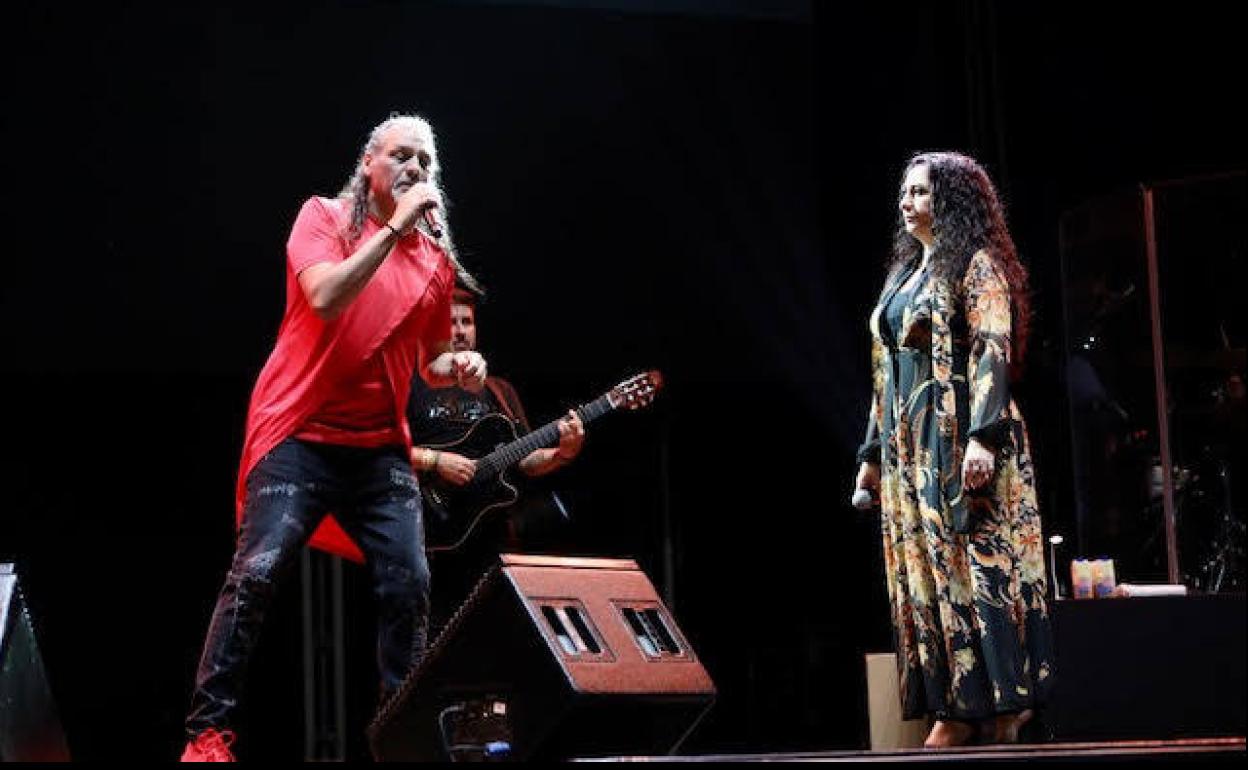 Dioni y Mari Ángeles, anoche, en Fuengirola. 