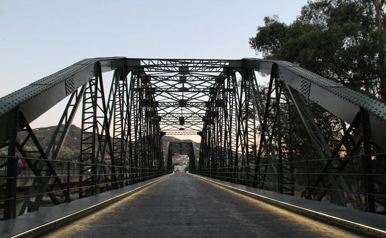 puente de hierro, emblema de unión Cártama | Diario Sur