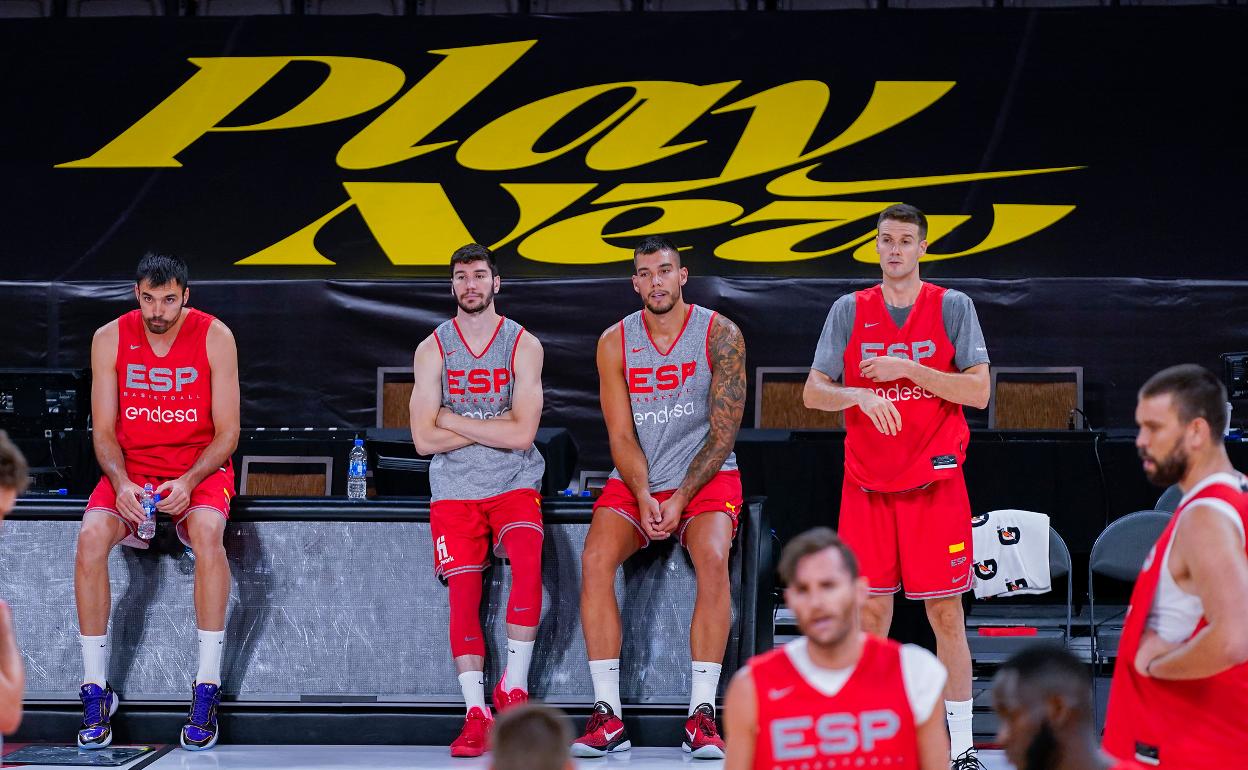 Oriola, Brizuela, Hernangómez y López Aróstegui, durante el entrenamiento de España en Las Vegas.