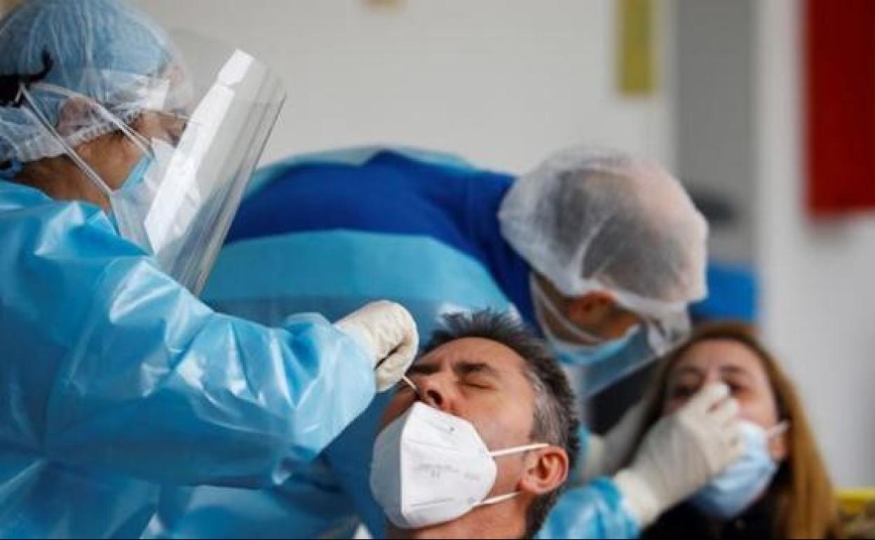 Coronavirus Andalucía: Andalucía sube su tasa a 418, niveles de febrero, y suma nueve muertos en 24 horas