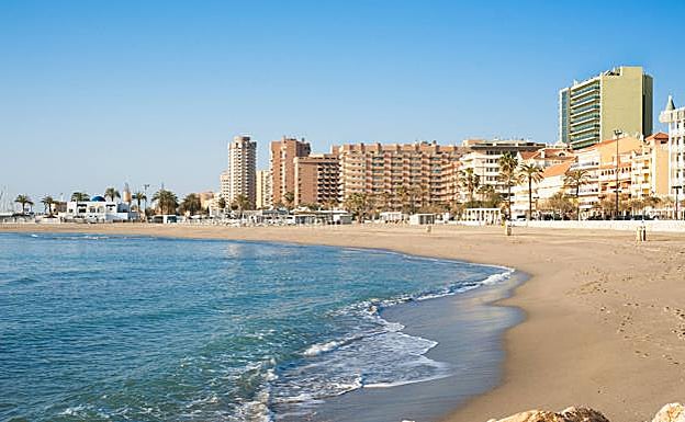 Fuengirola cierra sus playas y parques desde las 23.00 hasta las 07.00 horas 