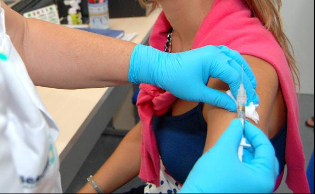 Vacunas covid: El 72,22% de los mayores de 12 años en Andalucía están vacunados con al menos una dosis