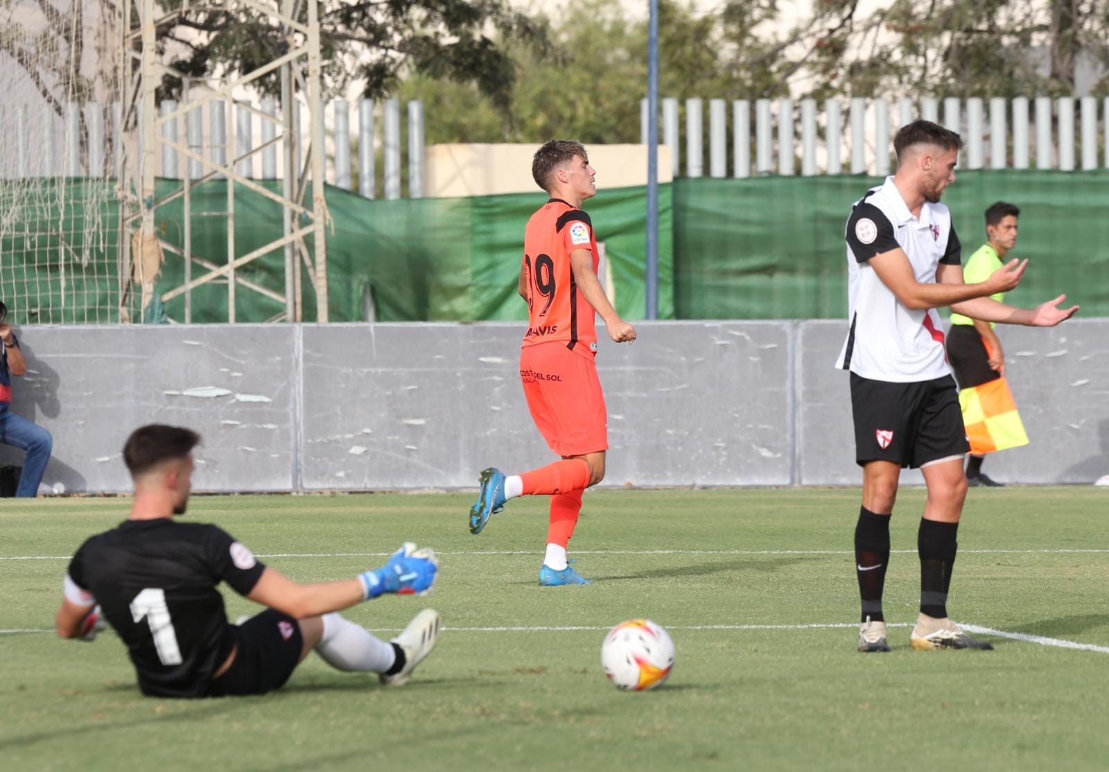 El choque se ha disputado en el campo de la Federación
