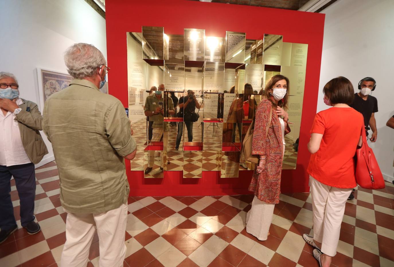 Piezas de la exposición 'Al sur del sur', en La Térmica 