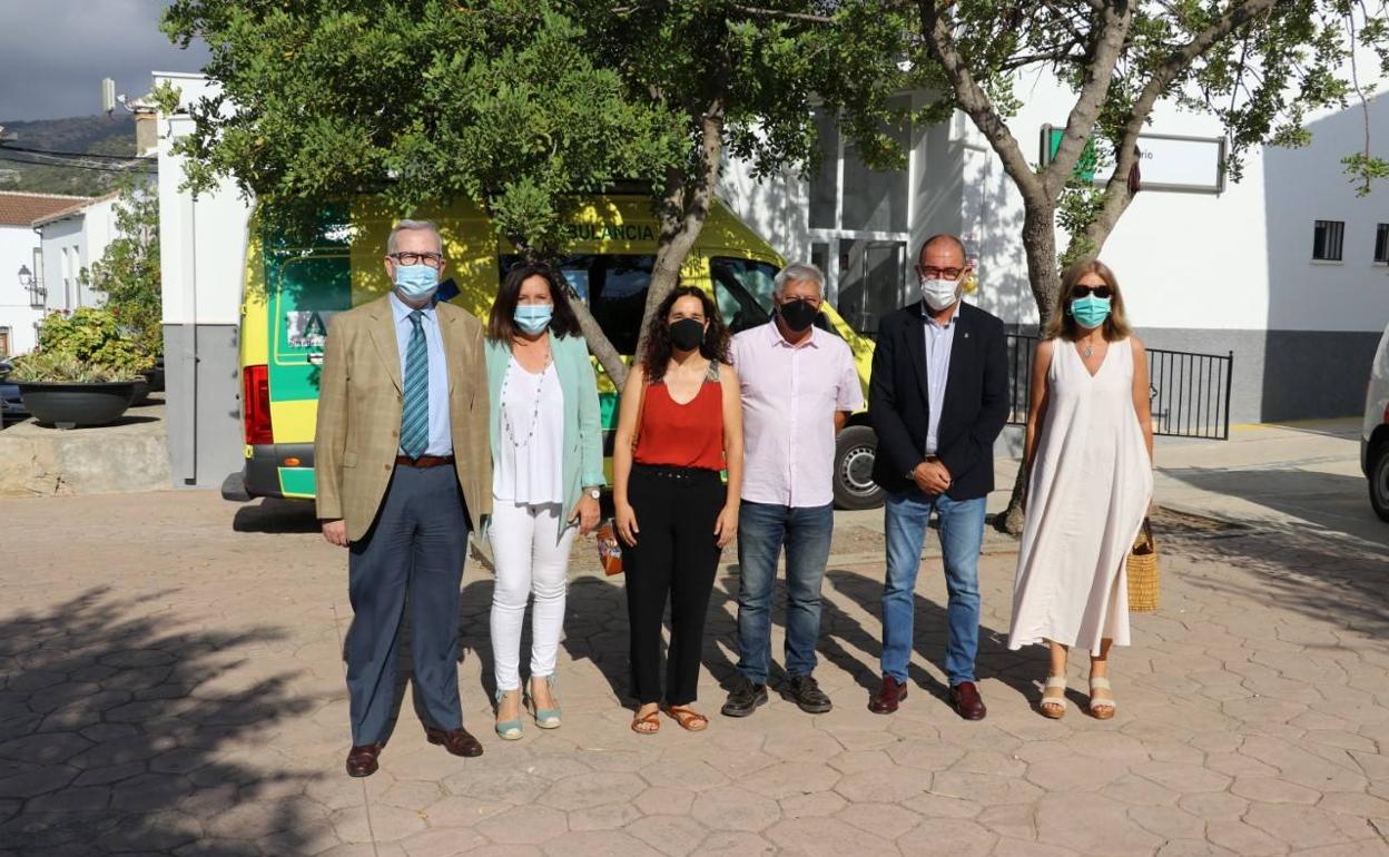 Visita de la dirección del Área, junto con el alcalde. 