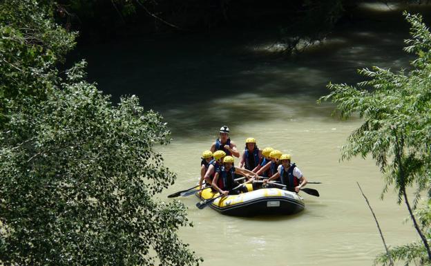 Rafting en el Genil con Ocio Aventura Cerro Gordo.