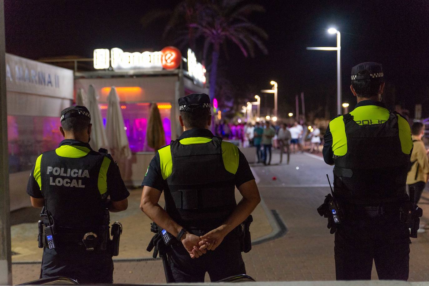 Se levantaron cerca de una quincena de actas por infracción de la medida y se cerró un establecimiento por no respetar el límite horario en el distrito de Las Chapas 