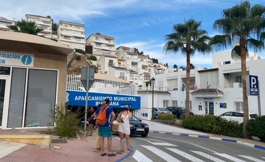 Imagen del acceso al aparcamiento de la playa de Burriana. 