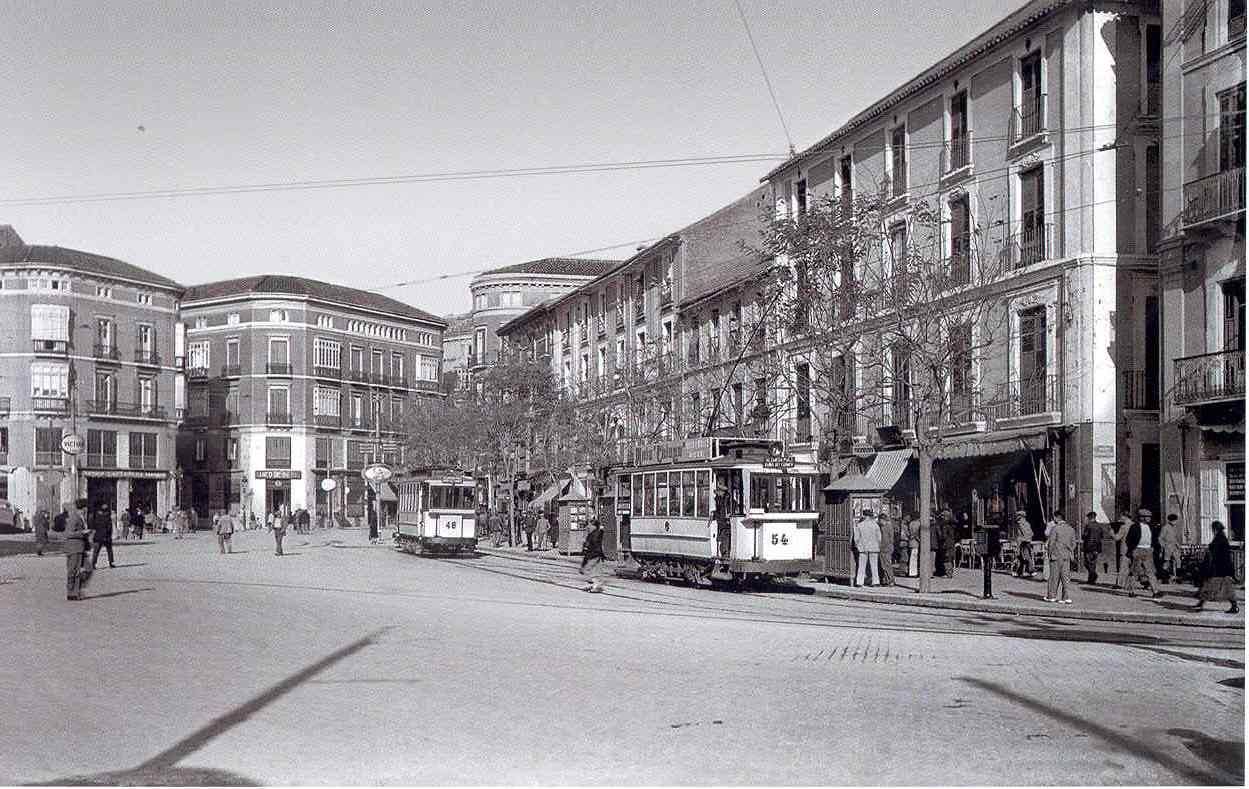 Tranvías 48 y 54 en Acera de la Marina. Archivo Francisco Arias