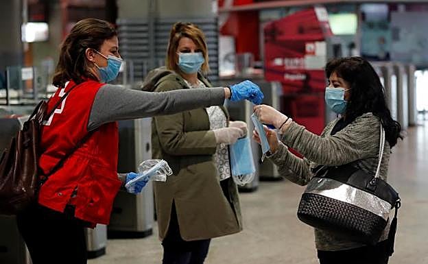 La Junta anuncia su intención de pedir el certificado covid para «ir a un estadio de fútbol o de baloncesto»