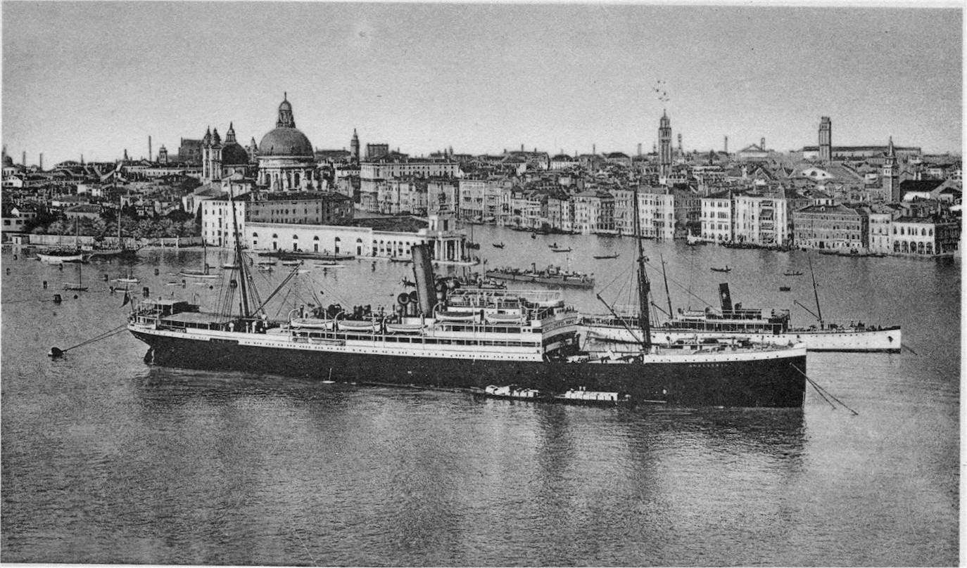 El barco en Venecia.