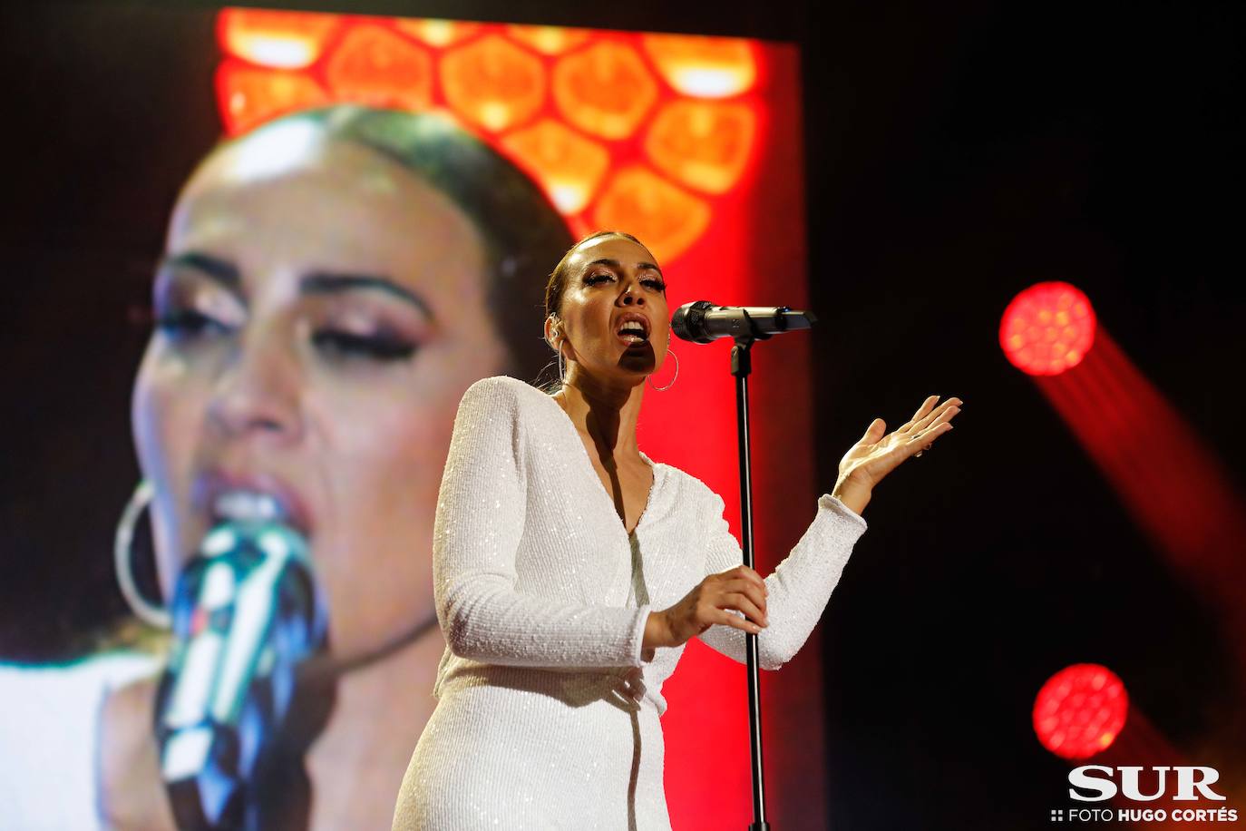 Mónica Naranjo, durante su concierto en Fuengirola. 