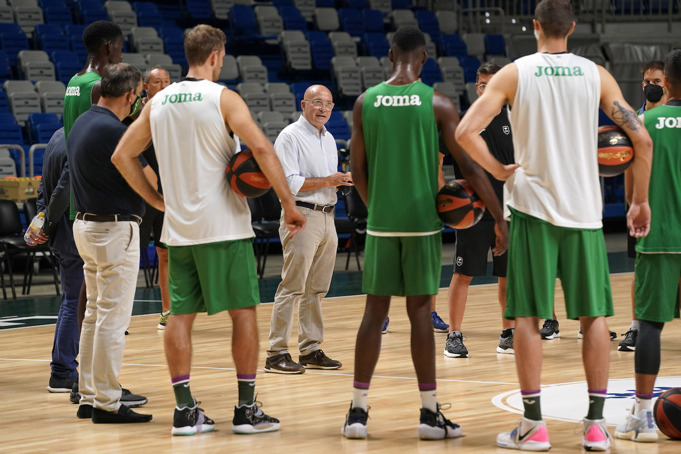 Los jugadores se pusieron a las órdenes de Fotis Katsikaris en este primer día de trabajo.