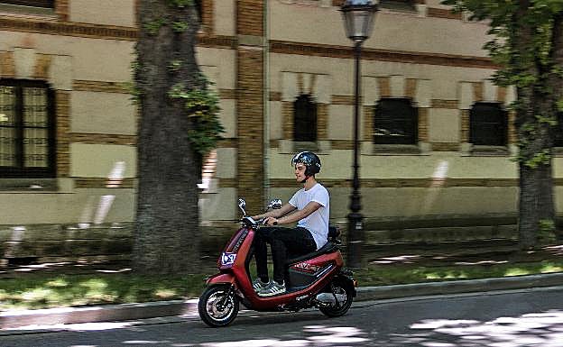 MB5 Utrera, el ciclomotor eléctrico de Invicta Electric para los más jóvenes