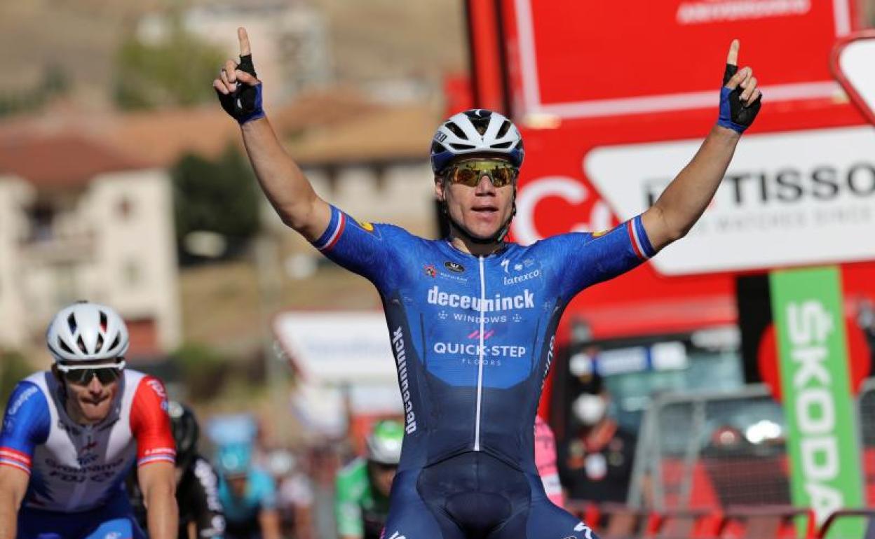 Fabio Jakobsen celebra su victoria en la cuarta etapa de la Vuelta a España. 