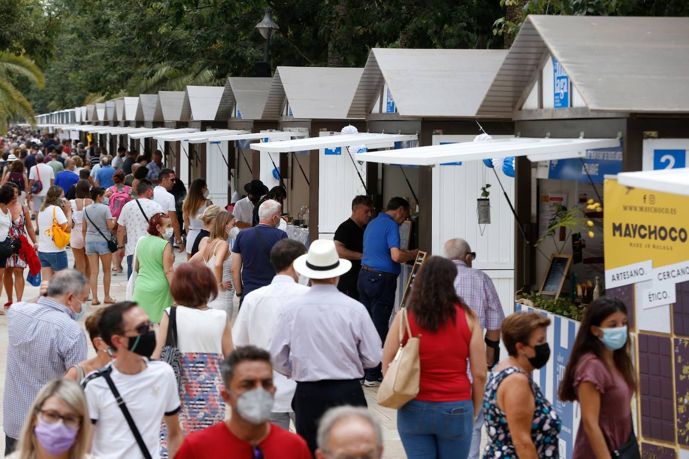 El Parque y la plaza de la Marina acogen esta feria gastronómica durante cuatro días. 