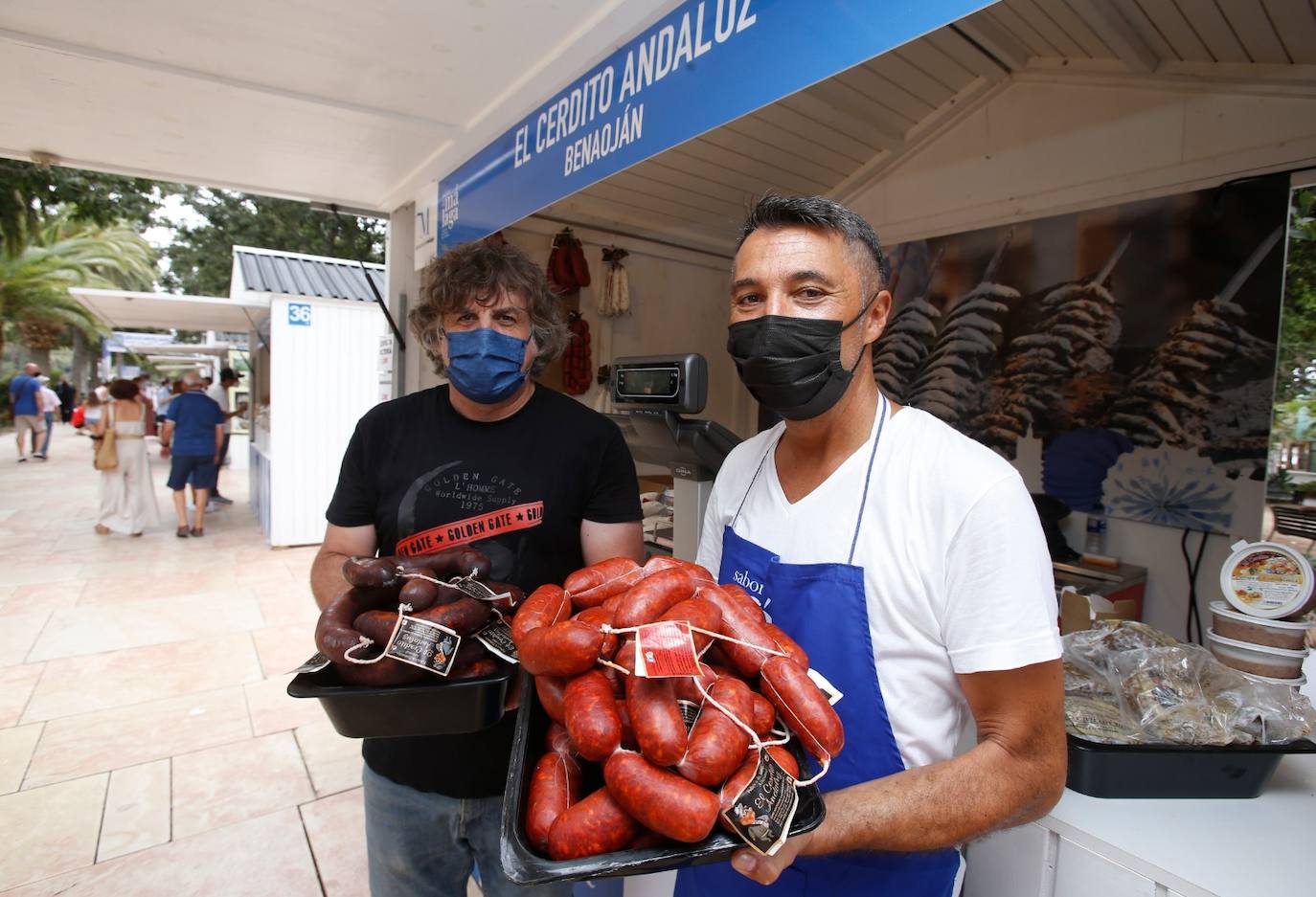 El Parque y la plaza de la Marina acogen esta feria gastronómica durante cuatro días. 