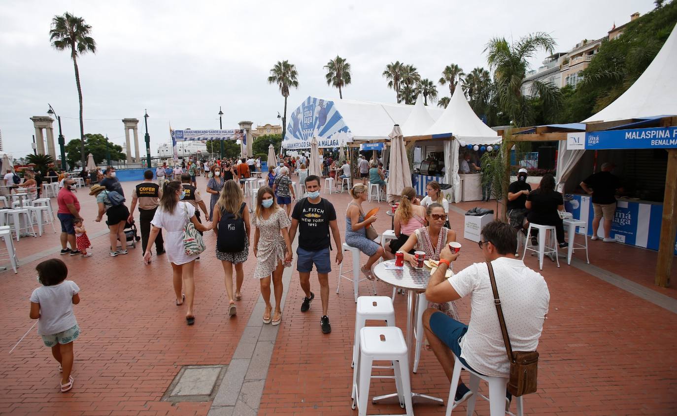 El Parque y la plaza de la Marina acogen esta feria gastronómica durante cuatro días. 