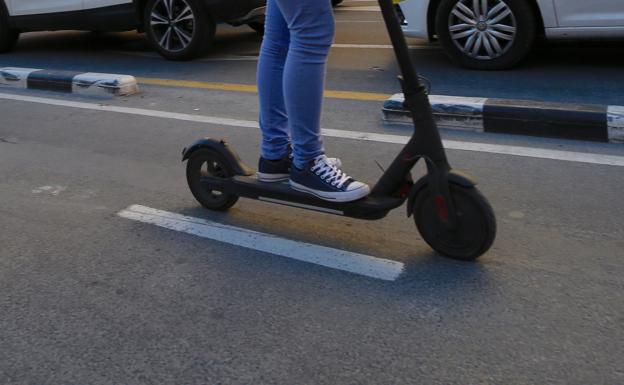 Patinetes Joven Niña