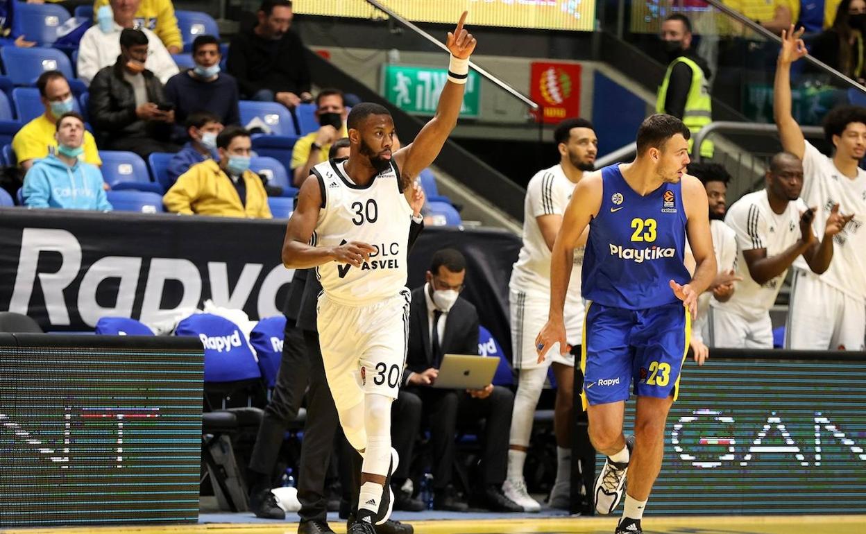 Norris Cole (izquierda), en un partido de la última Euroliga con el Villeurbanne. 