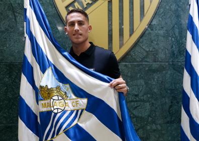 Imagen secundaria 1 - Varios momentos de la presentación de Cufré y Genaro con el Málaga.