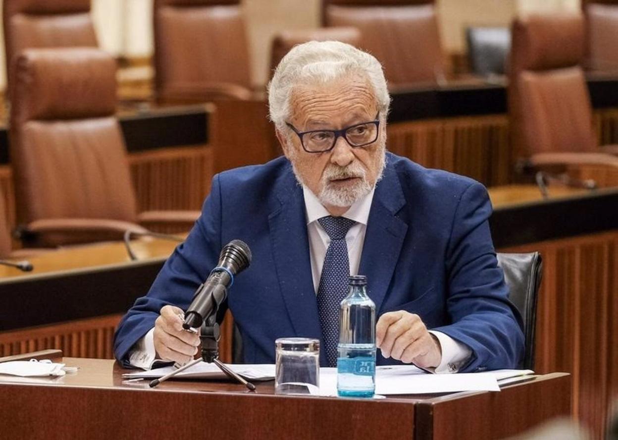 El Defensor del Pueblo Andaluz, Jesús Maeztu, en una comparecencia parlamentaria. e. p.