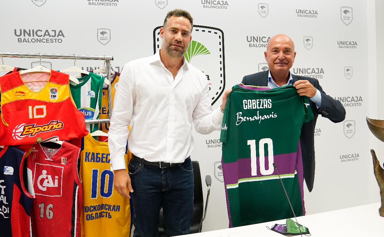 El Unicaja retirará el dorsal 10 en honor a Carlos Cabezas
