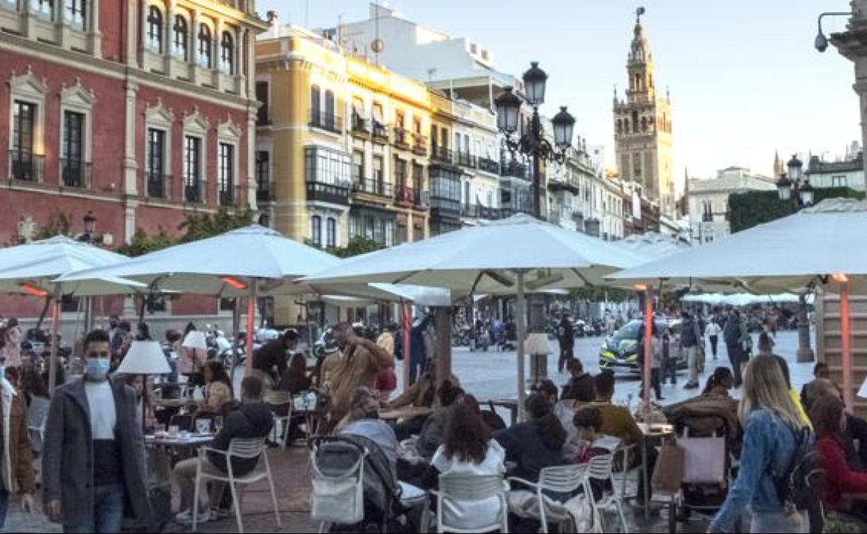 Coronavirus Andalucía: Andalucía mantiene 156 municipios en situación de riesgo extremo por Covid: así queda el listado