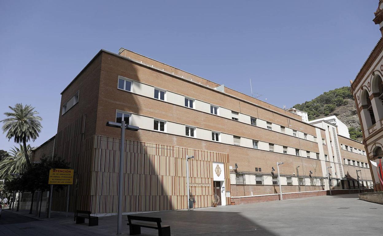 Casa hermandad de la Cofradía del Descendimiento, junto a la plaza de toros de La Malagueta. 