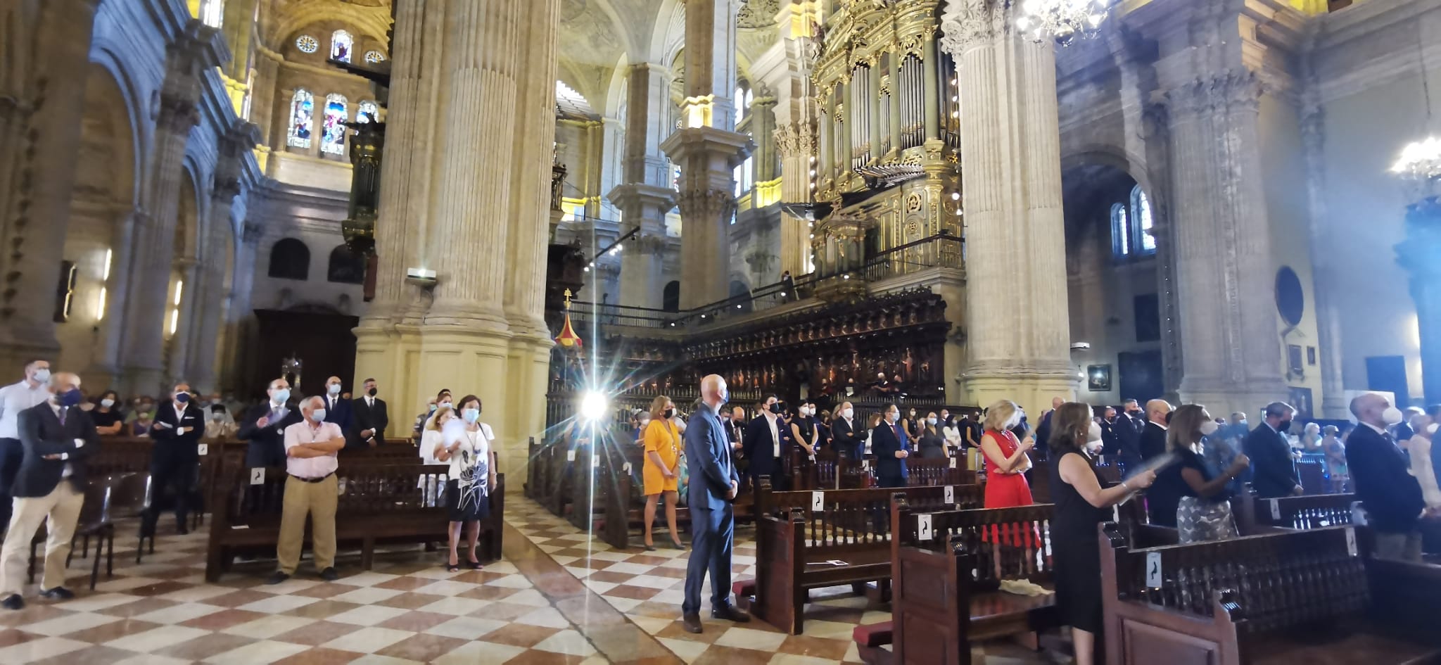 Ofrenda floral a la Virgen de la Victoria