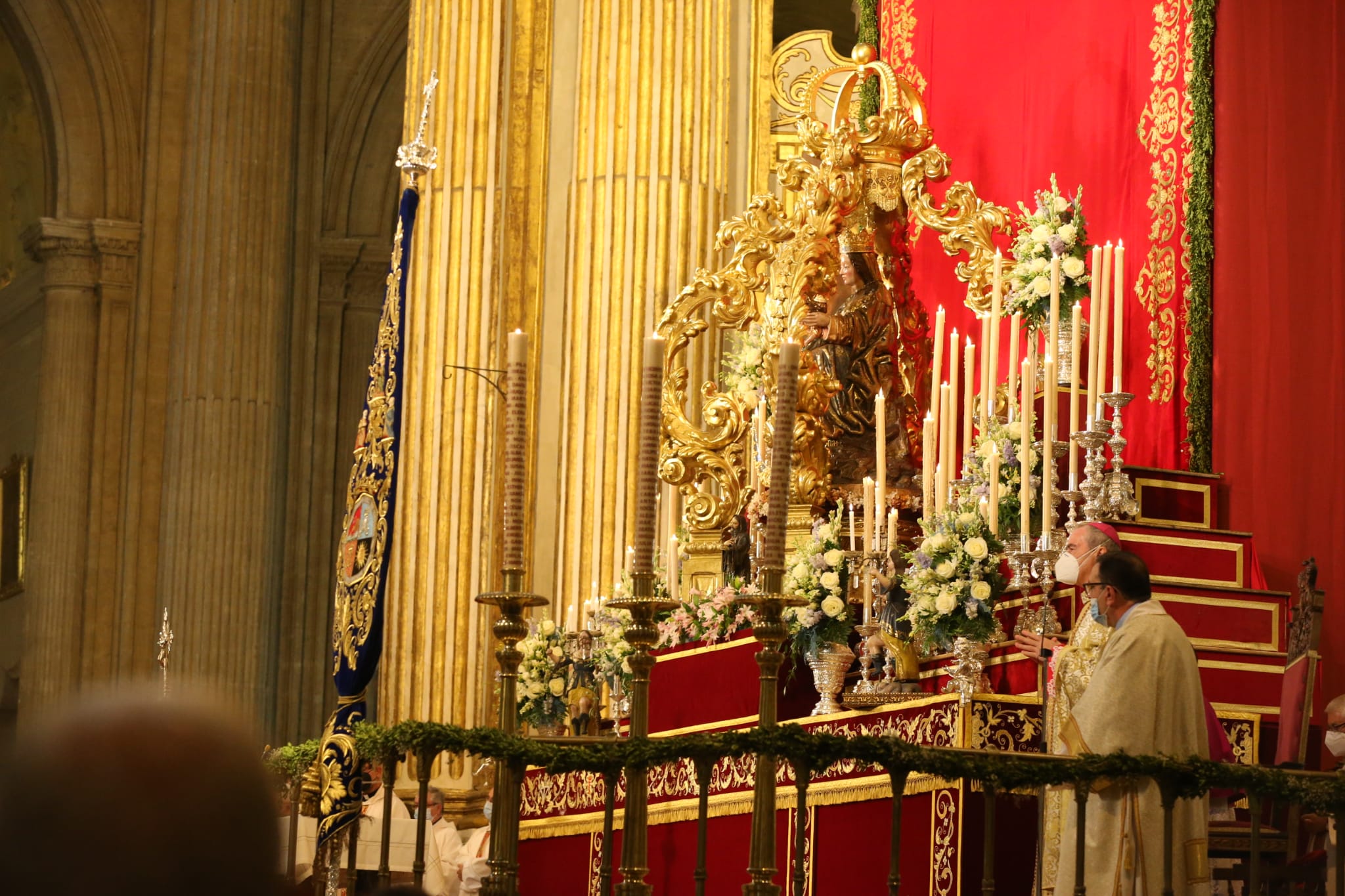 Ofrenda floral a la Virgen de la Victoria
