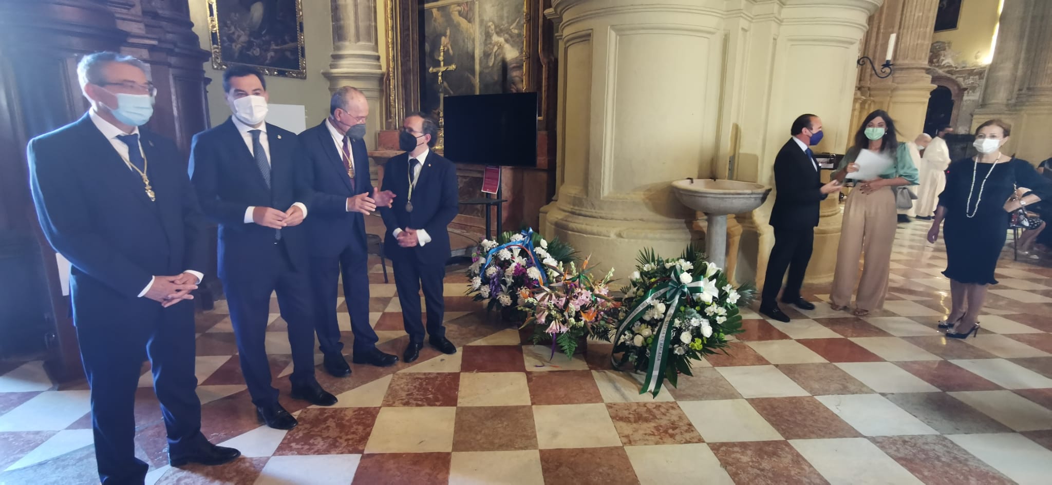Ofrenda floral a la Virgen de la Victoria