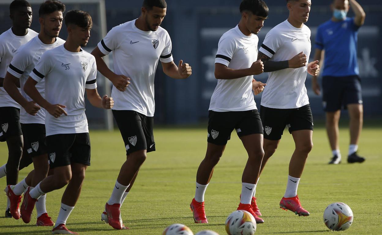 La plantilla malaguista, en un entrenamiento reciente. 